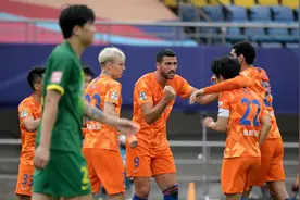 0-2！国安12分钟崩盘：送点+业余失误，董路痛批：咎由自取图片