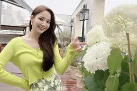 吻遍韩国男神，朴敏英一身牛油果系穿搭甜美至极，比金秘书还耐看图片