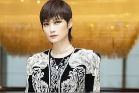 李宇春《无价之姐》首秀，和30位姐姐同框跳姐姐舞图片