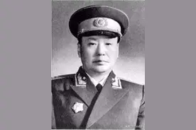 人民之子乌兰夫图片