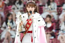 黄婷婷的少女系穿搭太可了，元气又俏皮图片