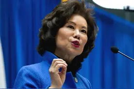美国政坛中的华裔 | 赵小兰：第一位进入白宫内阁的华裔图片