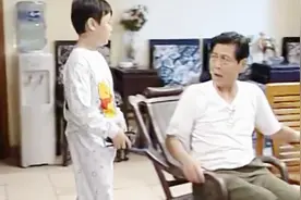 真是有趣的一家人，一晚上集体吵架，像是商量好的视频封面