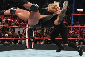 「RAW 3.3战报」禽兽兰迪·奥顿对嫂子动手！德鲁狂砍大布图片