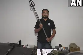 自古学渣文具好？为了能在冷兵器占优，边境印军装备了电击三角叉图片