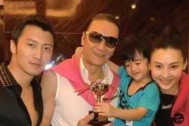 谢贤开导孙子不要怨恨爸爸时，孙子的话，让他内心酸涩不已图片