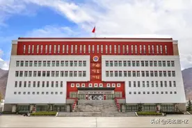 海拔最高和最低的2所公办大学图片