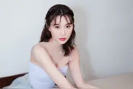 美女主持人：李斯羽，主持栏目有《美丽俏佳人》、《越淘越开心》图片