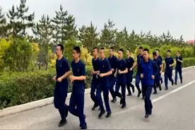 “蓝朋友”的日常训练图片