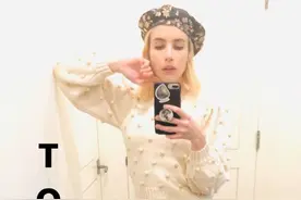 艾玛·罗伯茨居家隔离look第四弹，每天不重样，舒服又自然图片
