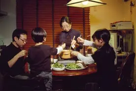 日本的老人为什么不喜欢帮子女带小孩呢？图片