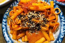 婆婆生日，我花200元做一桌菜，加蛋糕共376，抵不上大嫂的一束花图片