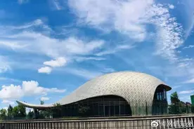 郑州壁纸般的蓝天白云图片