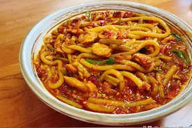 迪丽热巴同款！辣到哭还放不下碗，这味才够爽图片