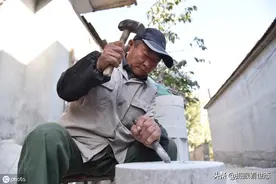 什么豆浆好喝，当然是石磨的了，山东67岁老石匠一年做200个石磨图片