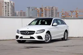 2020款奔驰旅行车36万，入门带自动泊车+全液晶，1.5T能战奥迪吗图片
