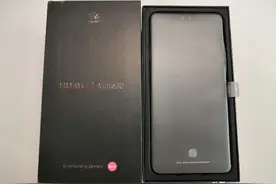 华为Mate30跌至“清仓价”，麒麟990＋徕卡三摄，价格下调500元图片
