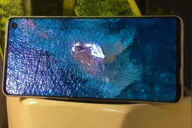 三星立功：澳大利亚夫妇靠三星S10获救，防水+紧急求救很关键图片