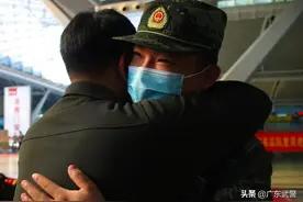 今天的头条，留给所有退伍老兵图片