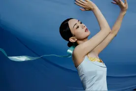 赵丽颖 X《时尚芭莎》，复古红唇静雅美人，气质可真绝图片
