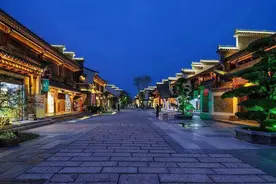 安徽省最“萧条”的古镇，花80亿投资建造，如今却成“空城”图片