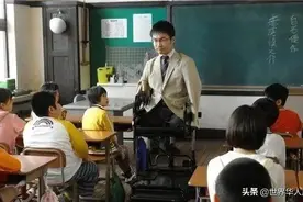 无腿作家与50人偷情，妻子直言：照顾他就像养条狗图片