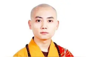 年轻的90后法师：慧根深厚，13岁出家，23岁成为寺院住持图片