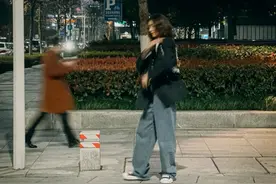 超模刘雯穿老爹裤也腿短？不如看看这些裤子，腿短必备图片