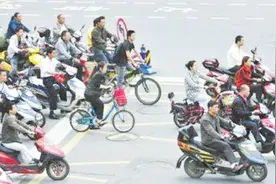 电动车这么方便，为何在日本却几乎看不到？日本网友：我们又不傻视频封面