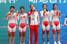 笑疯了！全运会“红苹果”领奖服太尴尬，网友：是我不懂的审美图片