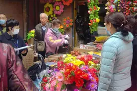太原市尖草坪区小商品市场监管所开展封建迷信殡葬用品和高仿人民币版冥币专项检查图片
