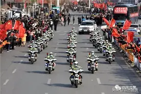 这支交警“铁骑队”“飒爽”上线了图片