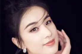 黄圣依晒老公杨子送的玫瑰花兔子秀恩爱：总有一个人让你相信爱图片