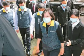 蔡英文苏贞昌都戴口罩了，谁还记得曾被骂到臭头的马英九？图片