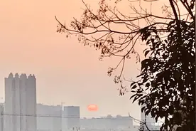 二哥突然精神分裂了，村里人却说是因为他长得太好看了…图片