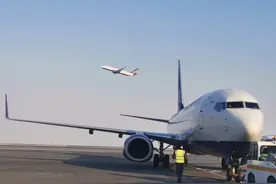 连通空中通道，乌鲁木齐航空新开郑州=石河子航线图片