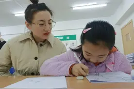 一位乡镇中学教师的日常工作图片