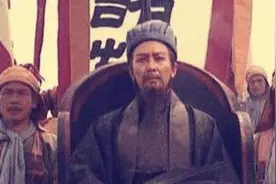 三国时期诸葛亮双腿健全为什么打仗总要坐在轮椅上？图片