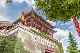 “故宫里面那个是假的，我这个才是真的！”图片