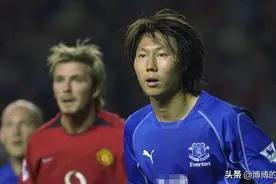 回忆青春，李铁留洋高光时刻，英超传奇曾甘心为他擦鞋图片