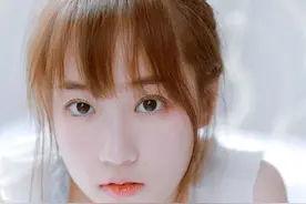靓妞女神高白袜樱桃小嘴卡哇伊性感展示图片