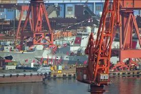中国第八艘055下水引美媒关注，不只是火力强，有三点令美担忧图片