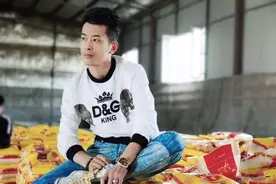 “农民之子”辛巴，河南灾情捐款2600万，为啥这次网友吵翻了天？图片