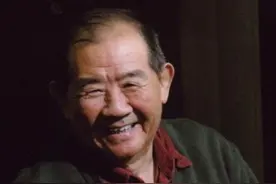 “狗儿爷”林连昆葬礼，学生何冰、杨立新下跪，蓝天野濮存昕祭奠图片