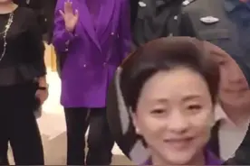 女大十八变！杨澜与女儿十指紧扣并肩同行，20岁吴所惧发量惊人图片