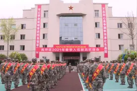 高坪：85名新兵光荣入伍　其中80%为大学生图片