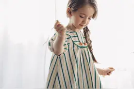 纳兰佳句中的文艺女孩名字，瞬间偷走你的心!图片