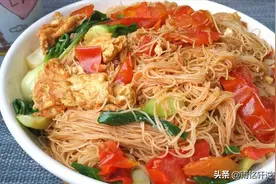 米粉，福建流行的小吃，原来这样做吃不厌，鲜香味美营养解馋图片