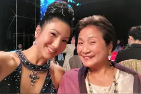 郑佩佩女儿结婚2周年，晒与非洲老公合影秀恩爱，已怀孕9个月图片