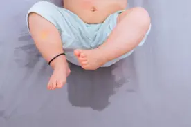 尿床危害，仅次于父母离婚图片
